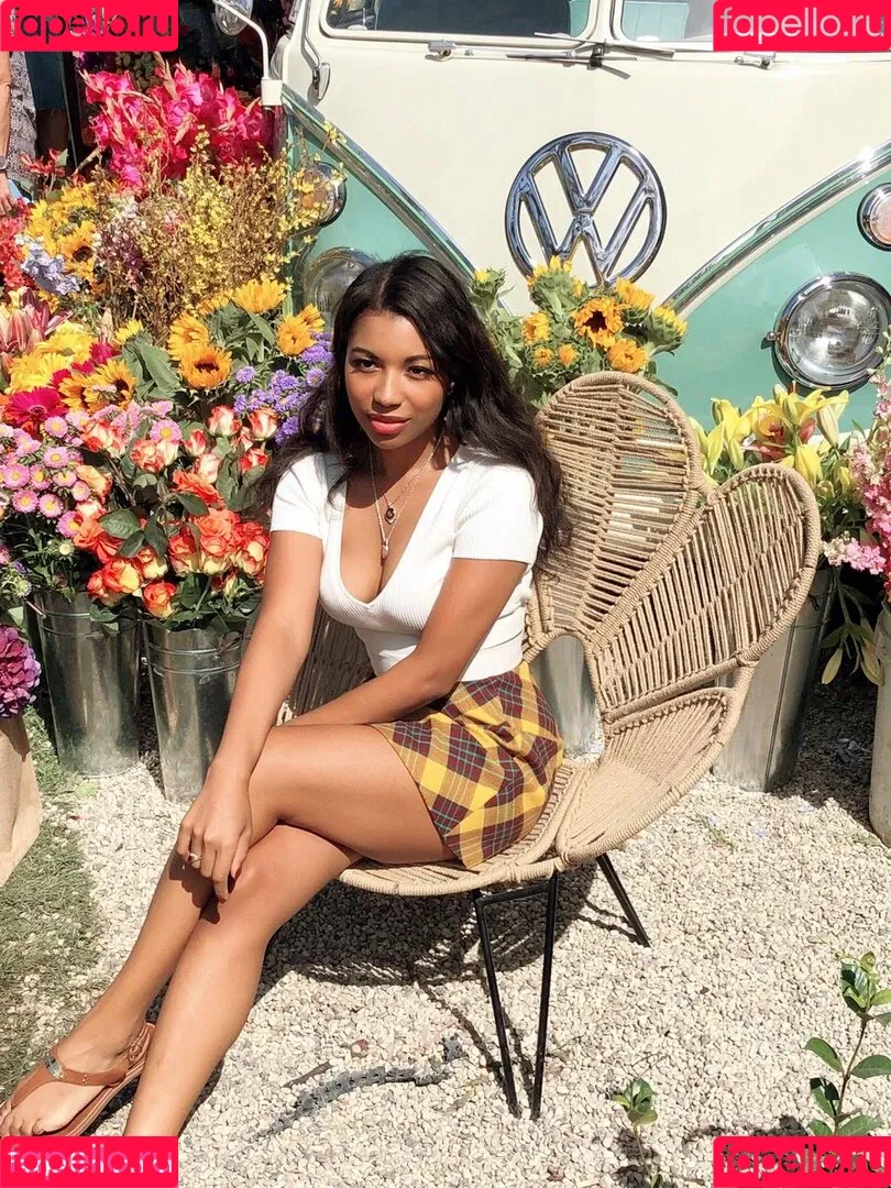 Mica Burton Onlyfans Photo Gallery 