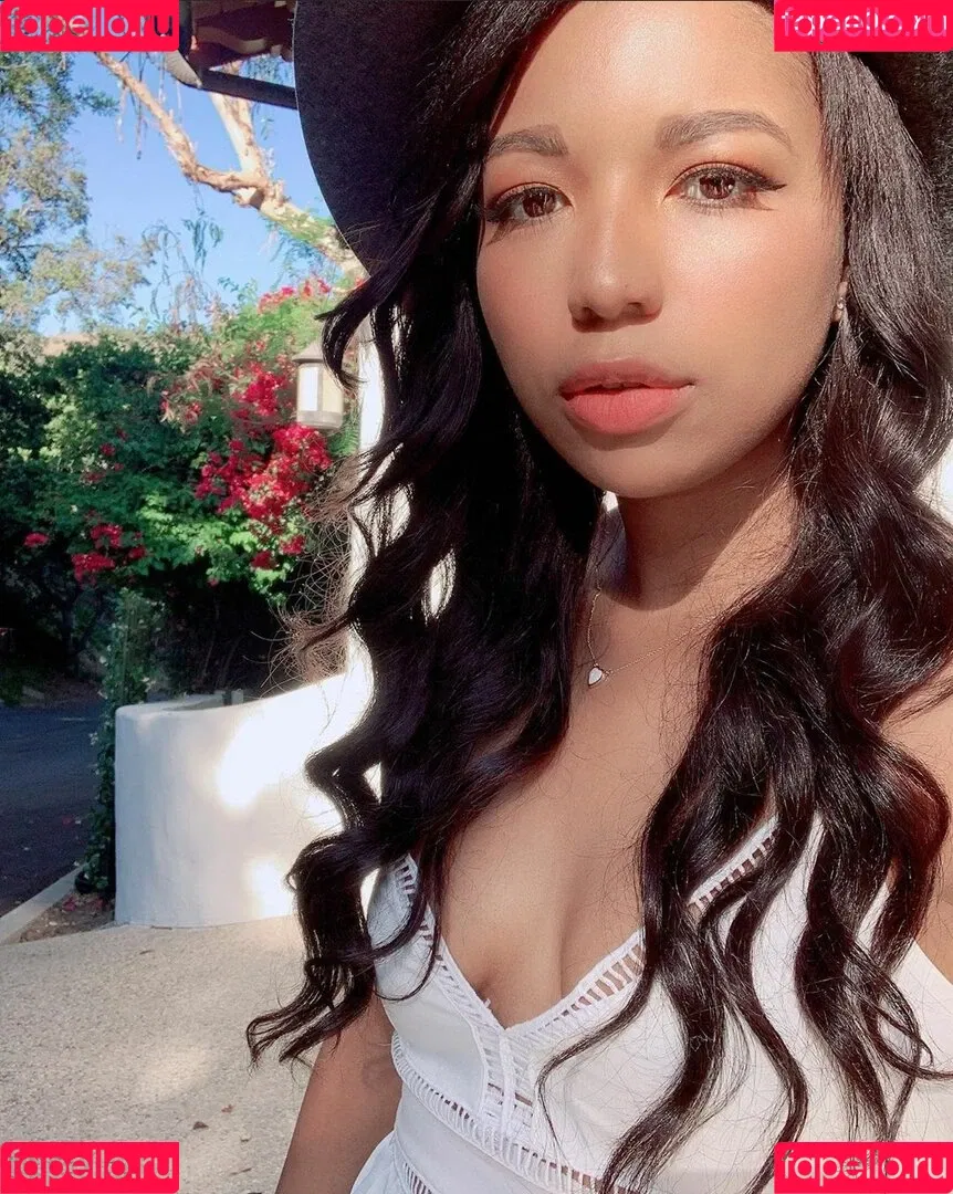 Mica Burton Onlyfans Photo Gallery 