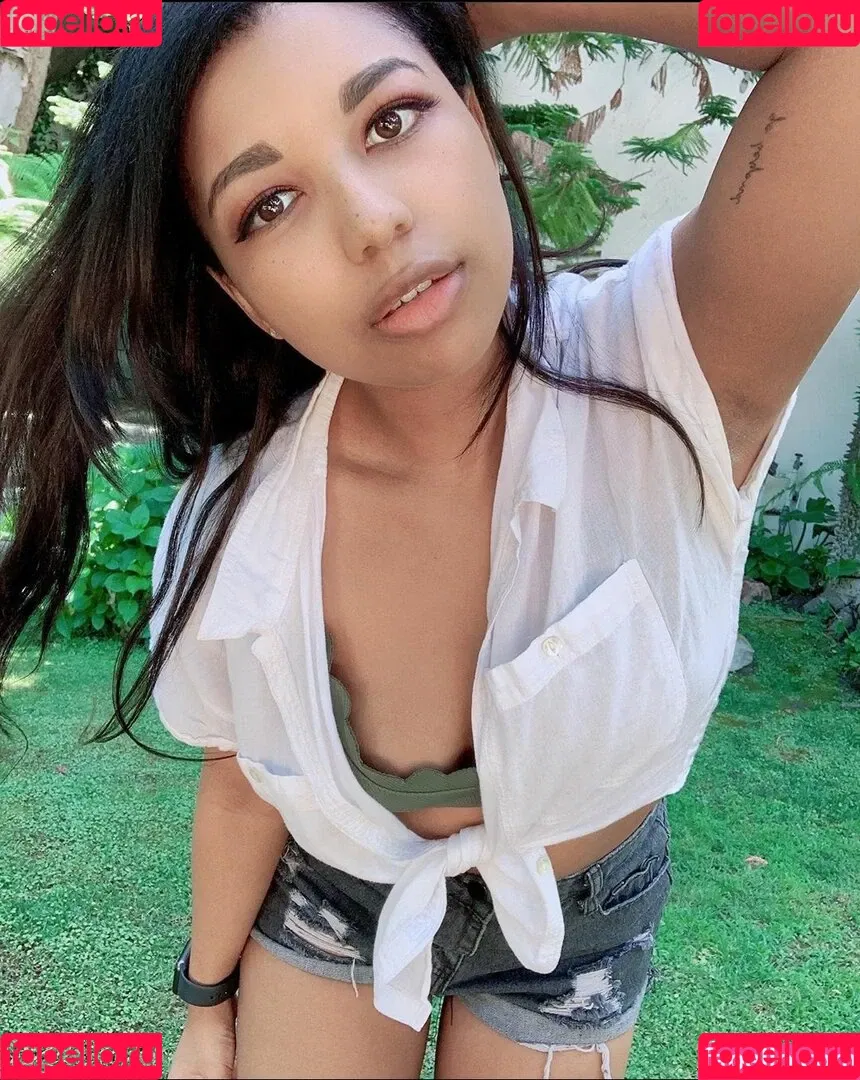 Mica Burton Onlyfans Photo Gallery 