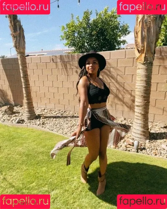 Mica Burton Onlyfans Photo Gallery 