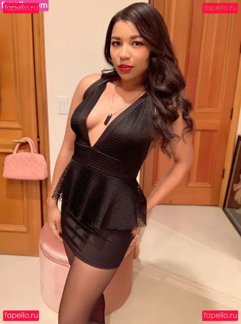 Mica Burton Onlyfans Photo Gallery 