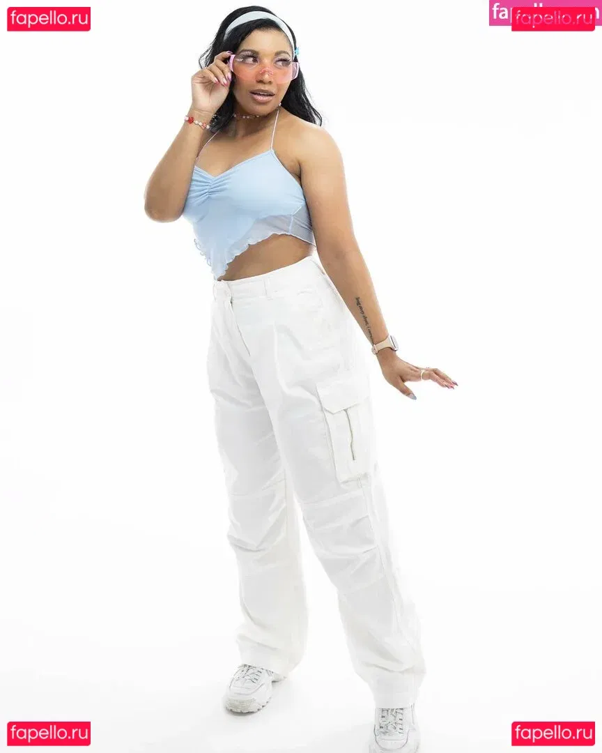 Mica Burton Onlyfans Photo Gallery 