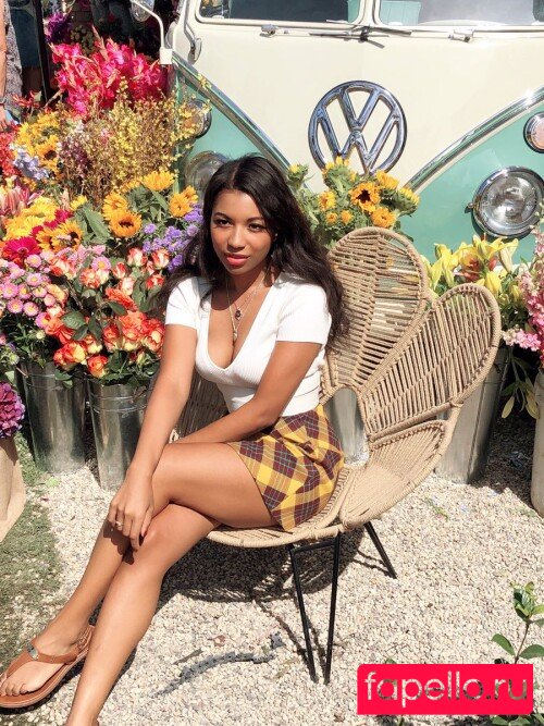 Mica Burton Nude Onlyfans Photo 41
