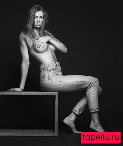 Stephanie Bunting Nude Onlyfans Photo 12