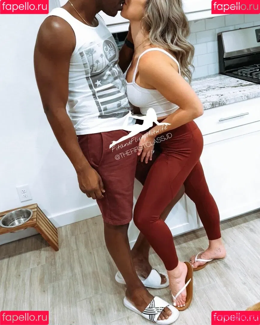 FitandFlirtyHotwife Onlyfans Photo Gallery 