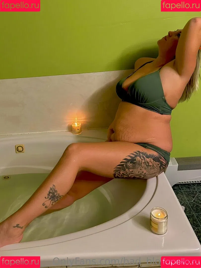bad_blondie33 Onlyfans Photo Gallery 