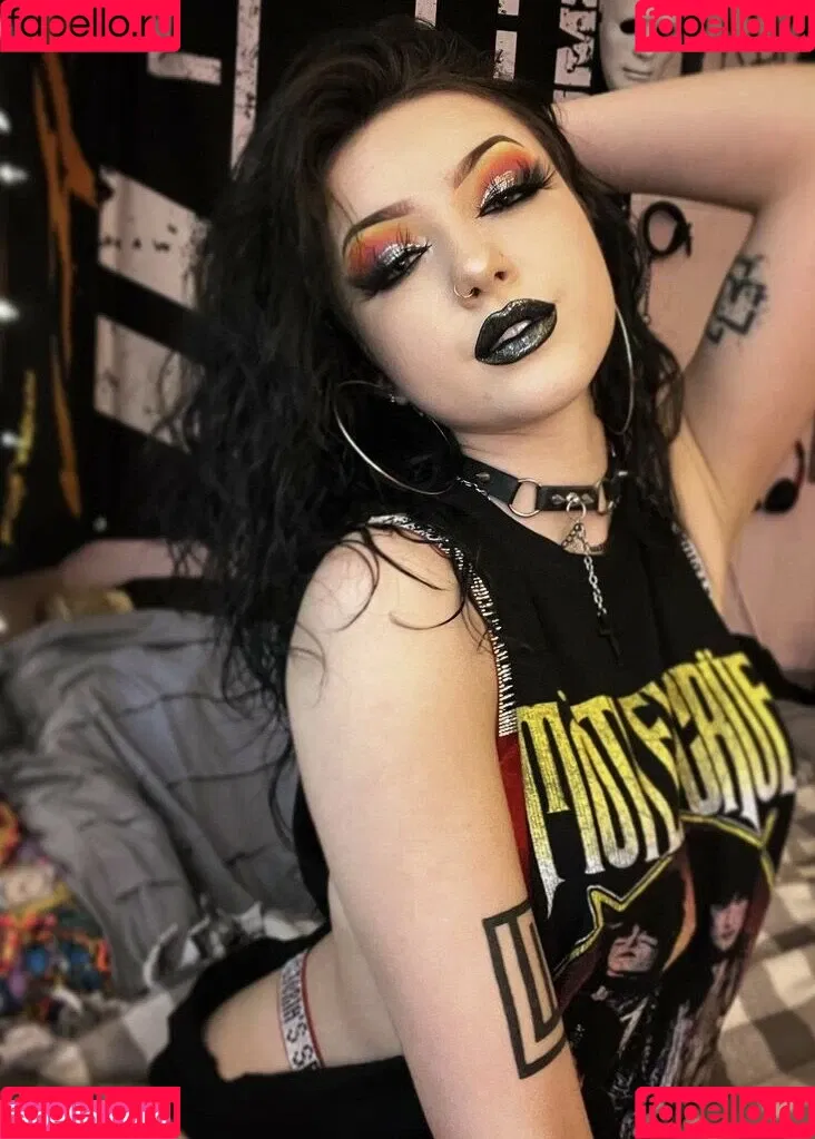 ghostwifeey Onlyfans Photo Gallery 