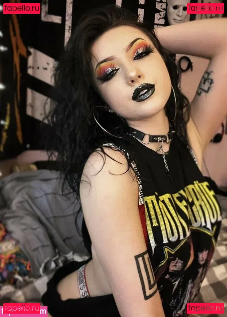 ghostwifeey Onlyfans Photo Gallery 