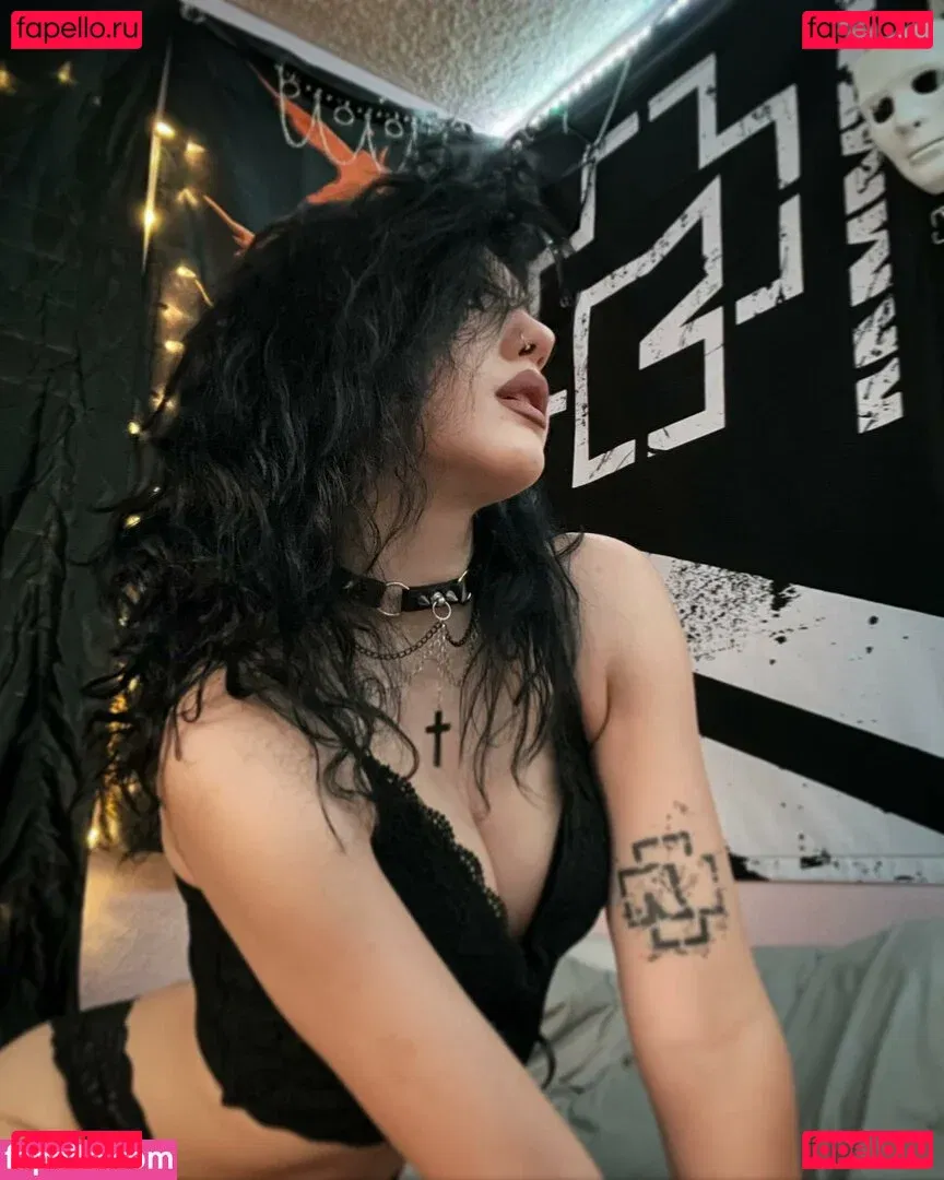 ghostwifeey Onlyfans Photo Gallery 