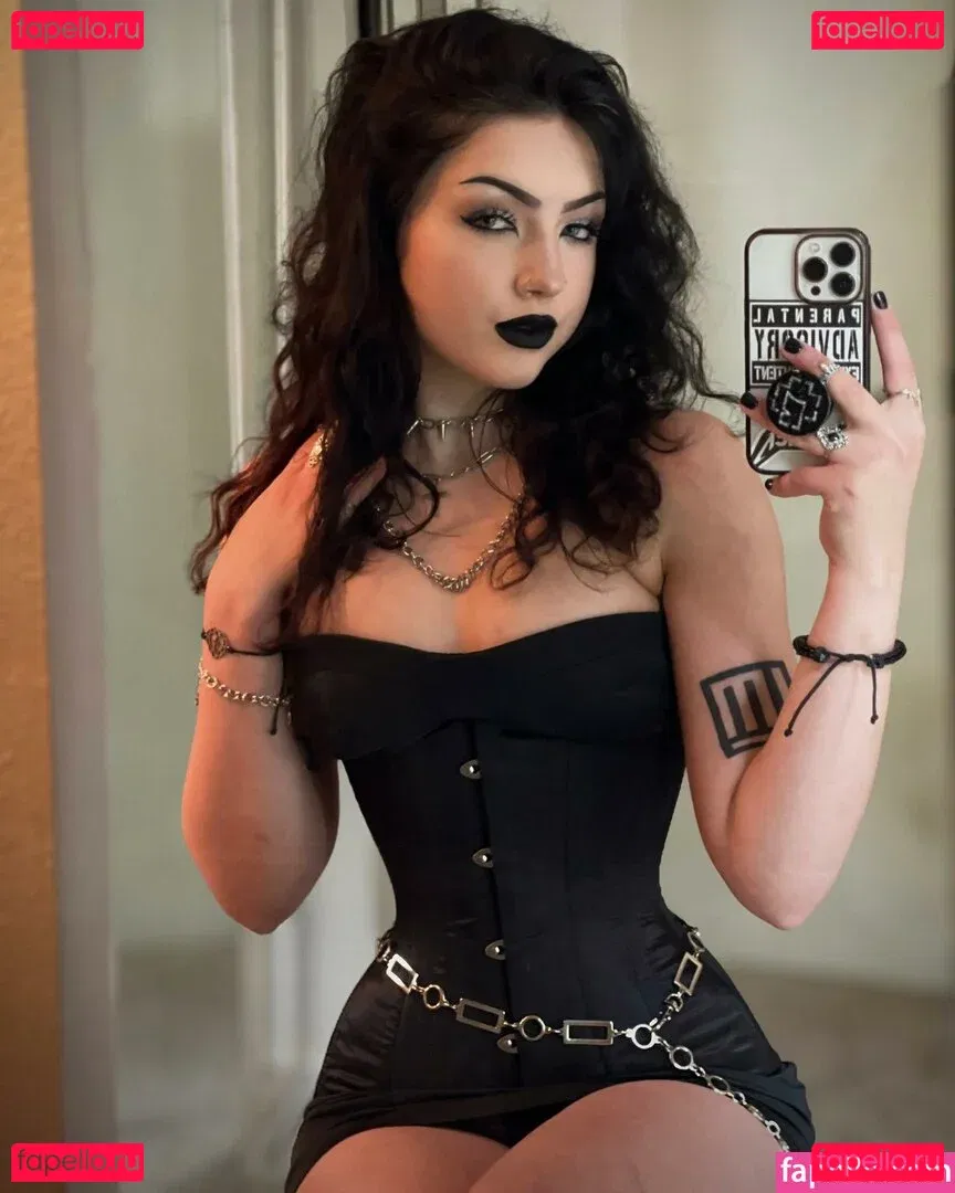 ghostwifeey Onlyfans Photo Gallery 