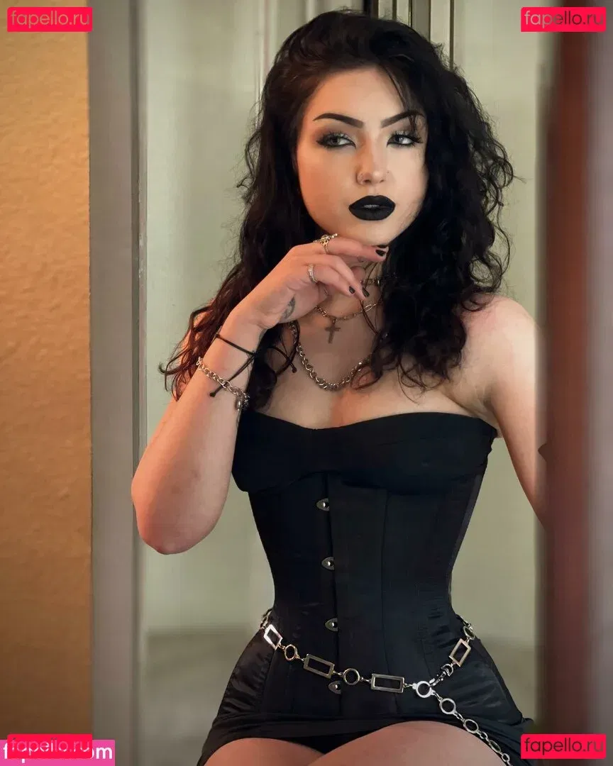 ghostwifeey Onlyfans Photo Gallery 