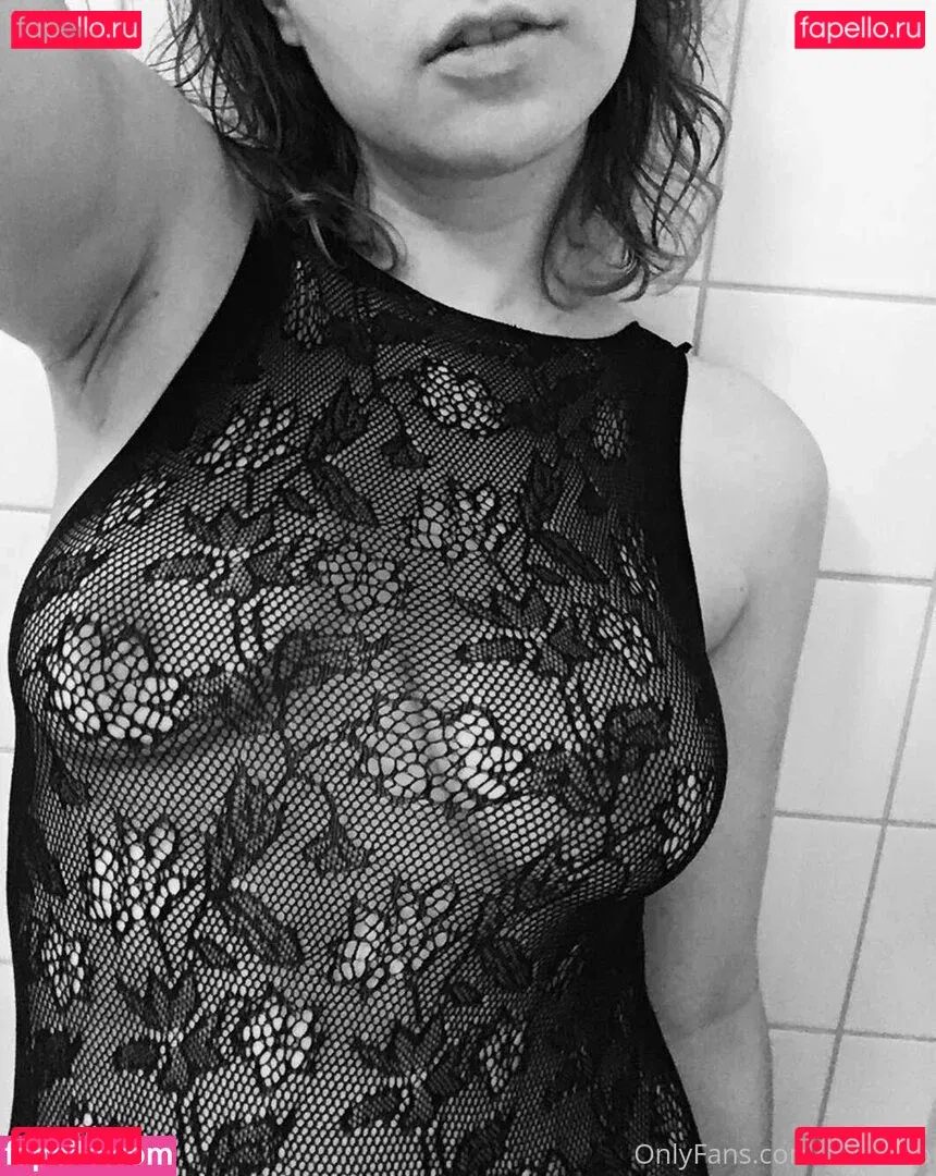 ihatelaiika Onlyfans Photo Gallery 