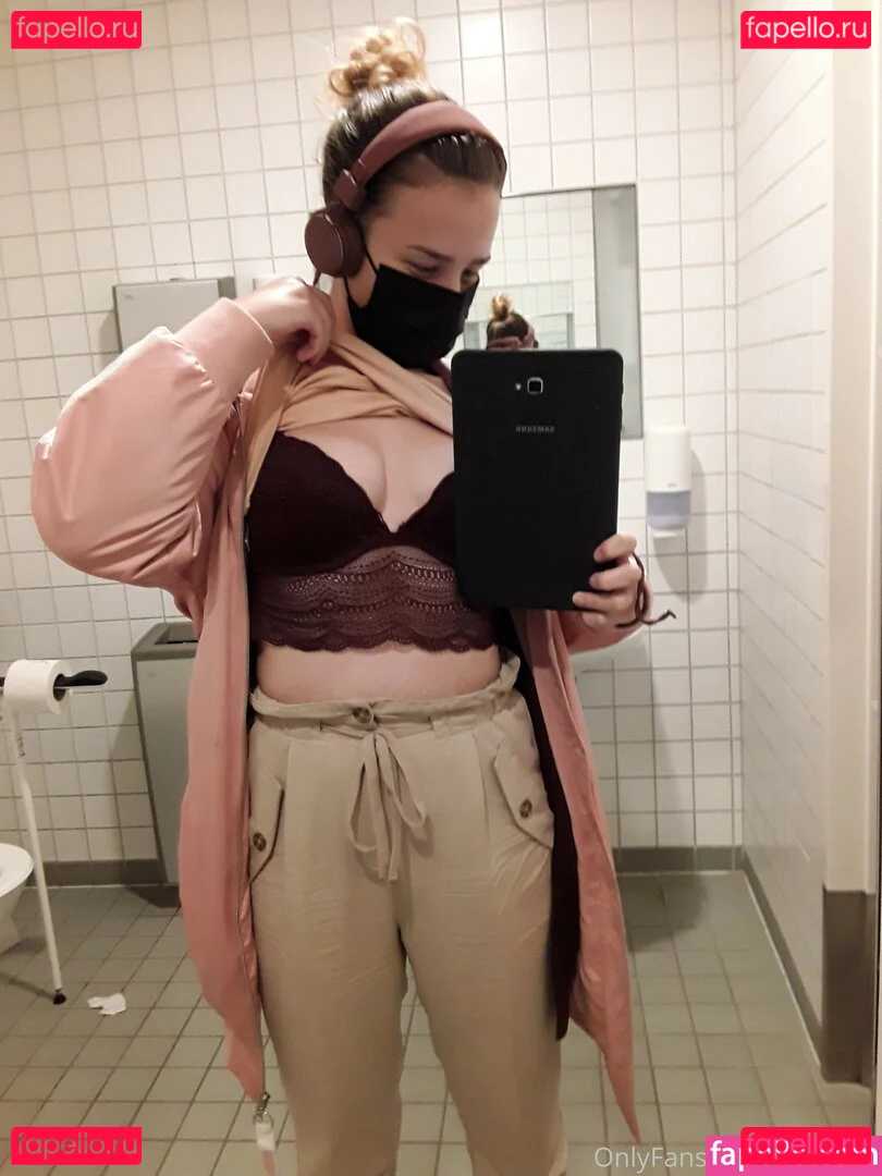 ihatelaiika Onlyfans Photo Gallery 