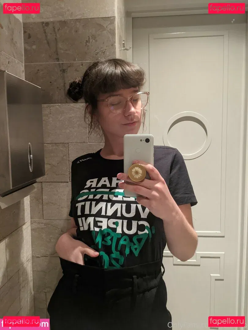 ihatelaiika Onlyfans Photo Gallery 