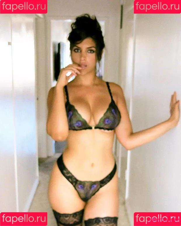 Emira Kowalska Onlyfans Photo Gallery 