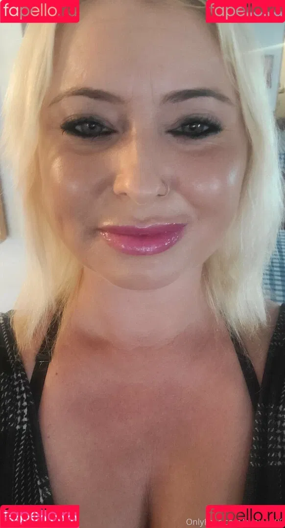alipie1689 Onlyfans Photo Gallery 