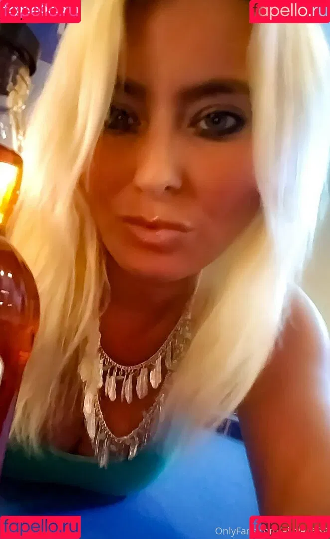 alipie1689 Onlyfans Photo Gallery 