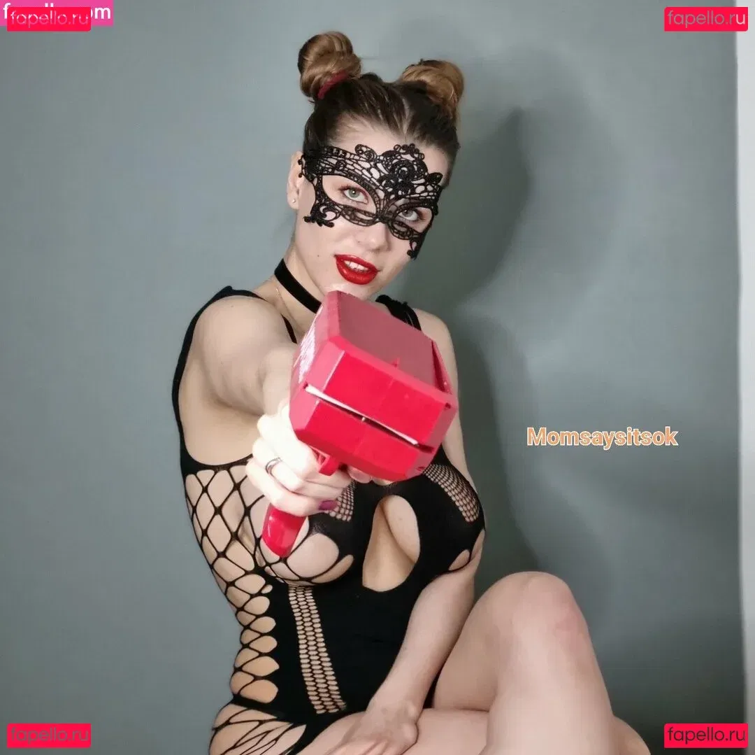 momsaysitsokey Onlyfans Photo Gallery 