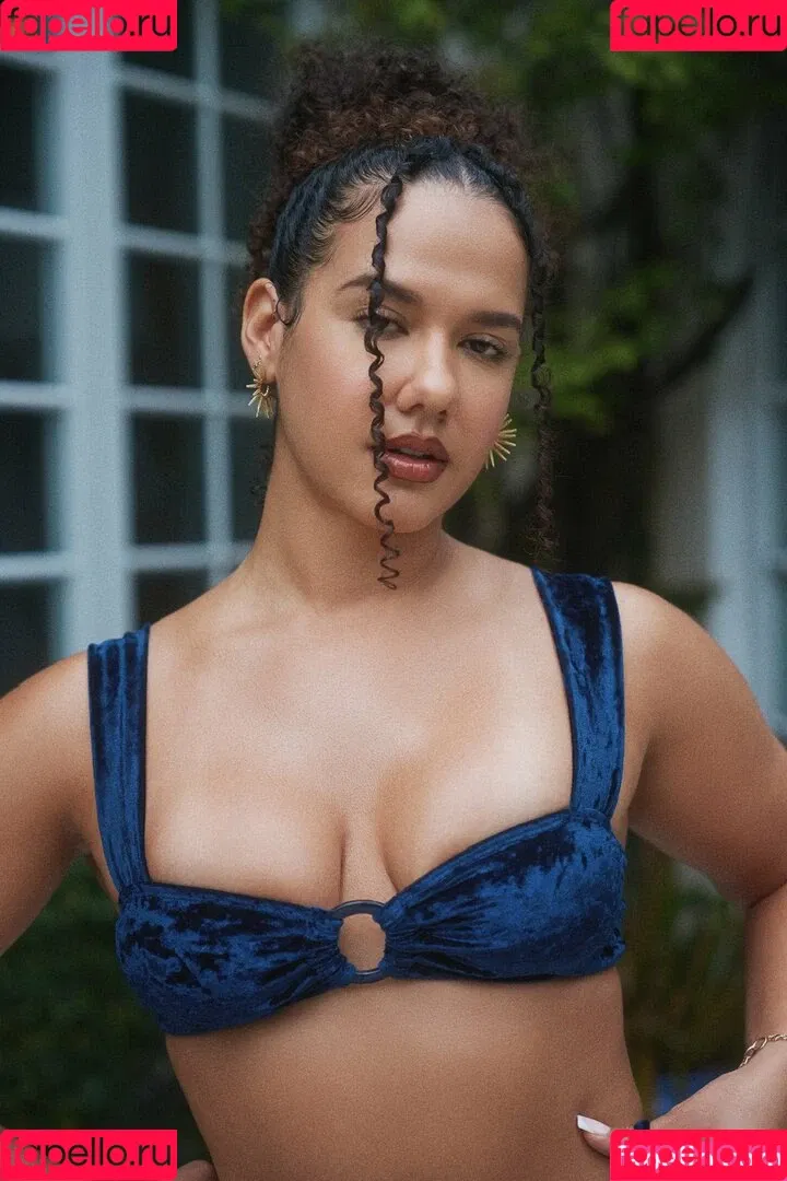 umshanny Onlyfans Photo Gallery 