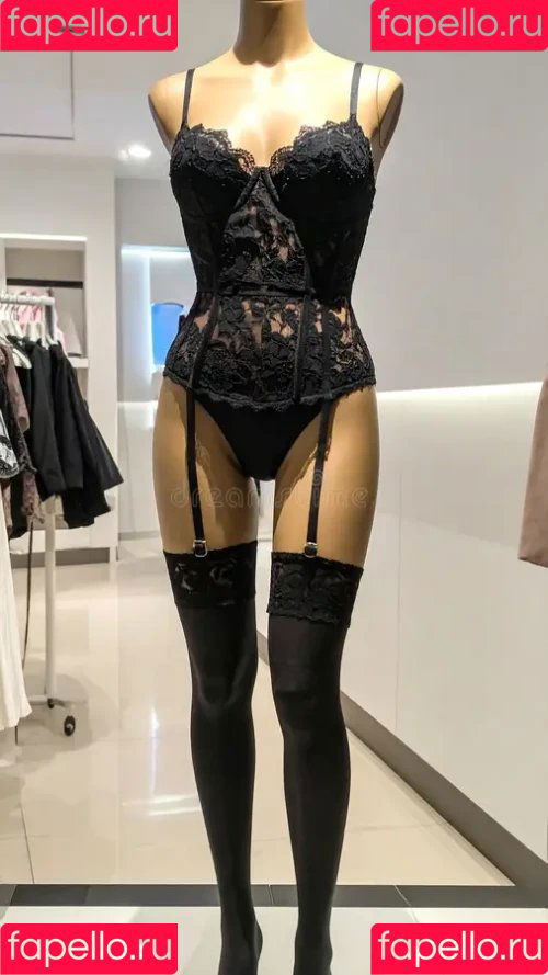 Full Frontal Nudity Onlyfans Photo Gallery 