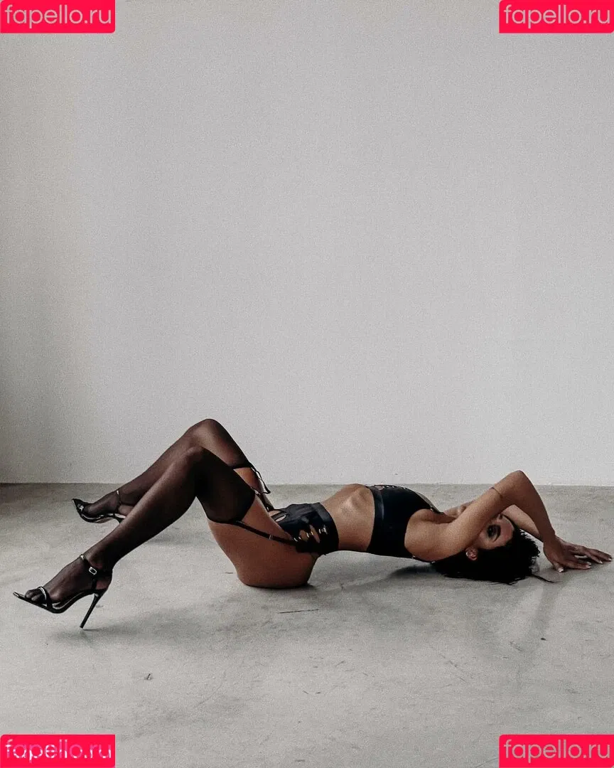 Diana Khamadeh Onlyfans Photo Gallery 