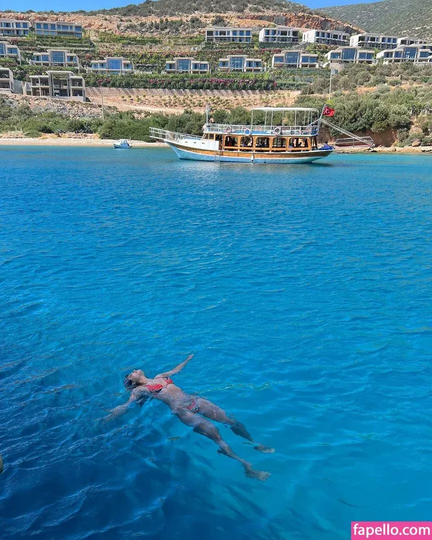 Zeynep Kurubacak Onlyfans Photo Gallery 