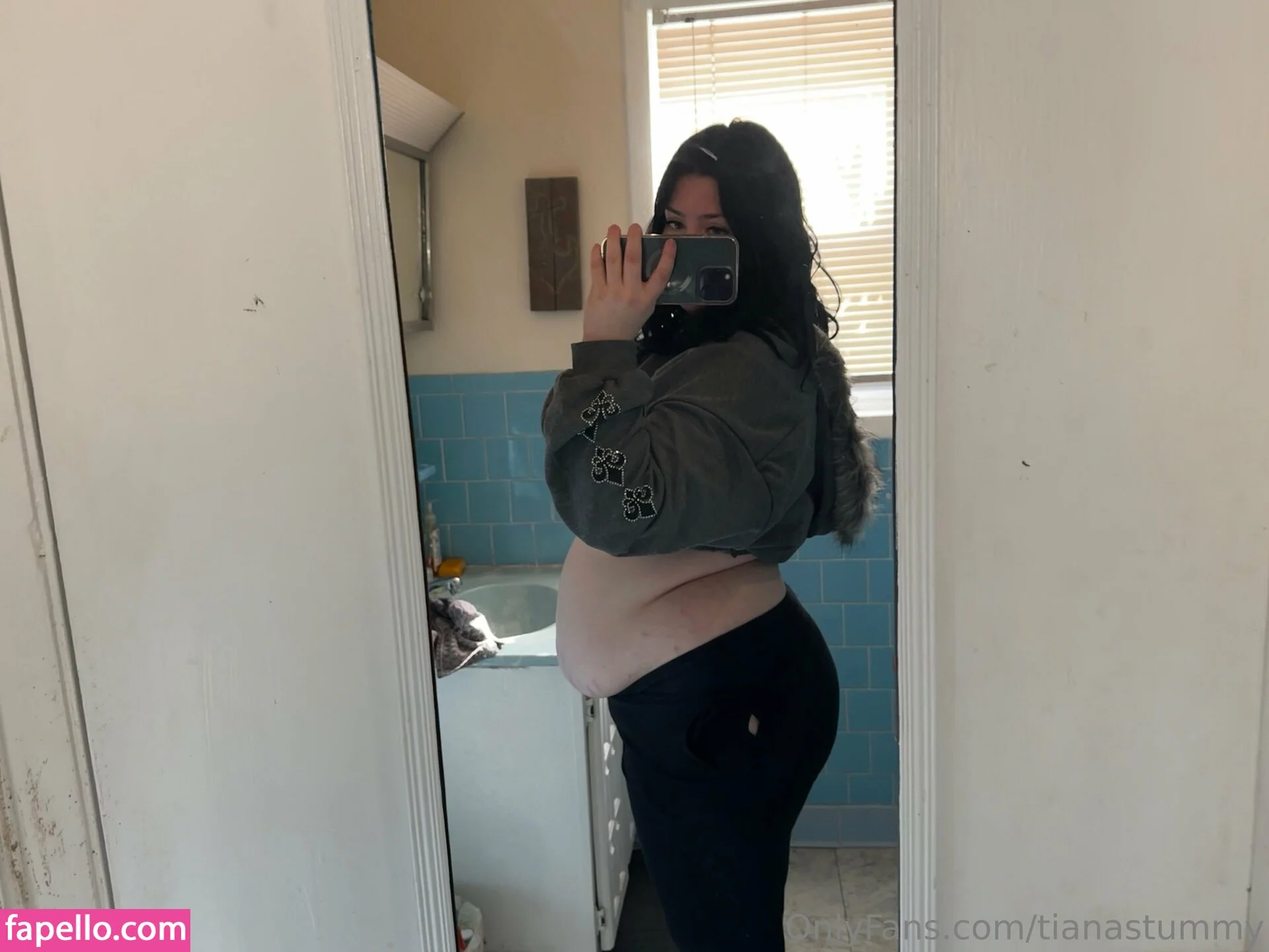 tianastummy Onlyfans Photo Gallery 