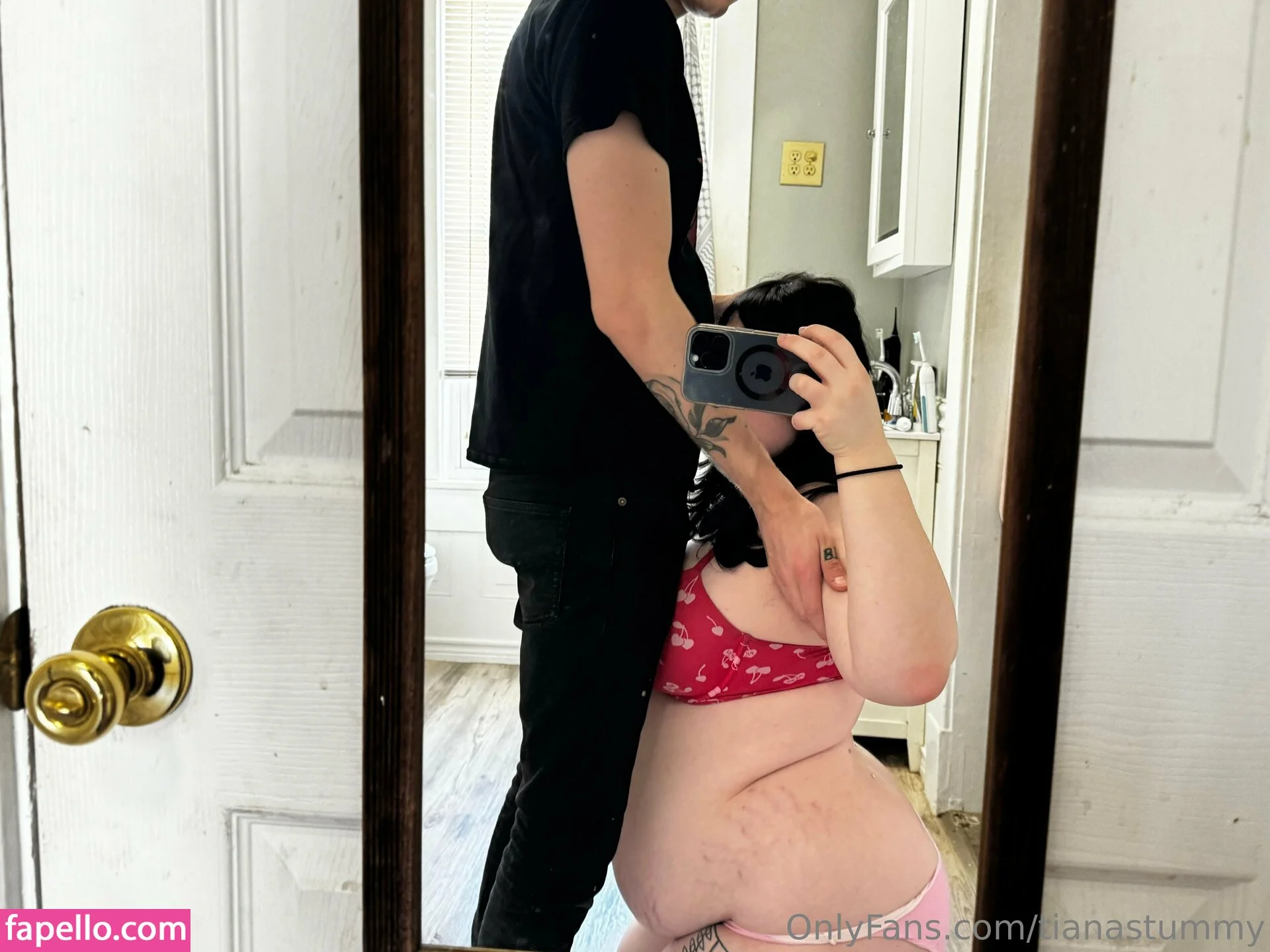 tianastummy Onlyfans Photo Gallery 