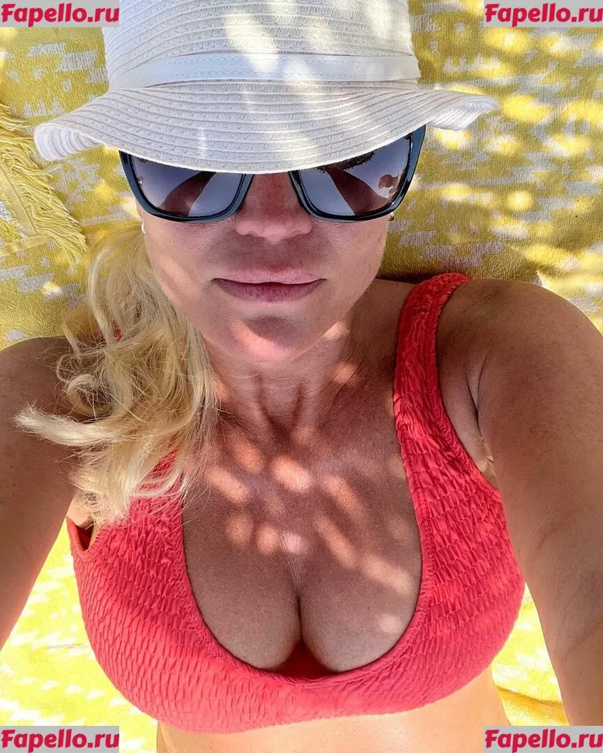 Denise Van Outen Onlyfans Photo Gallery 