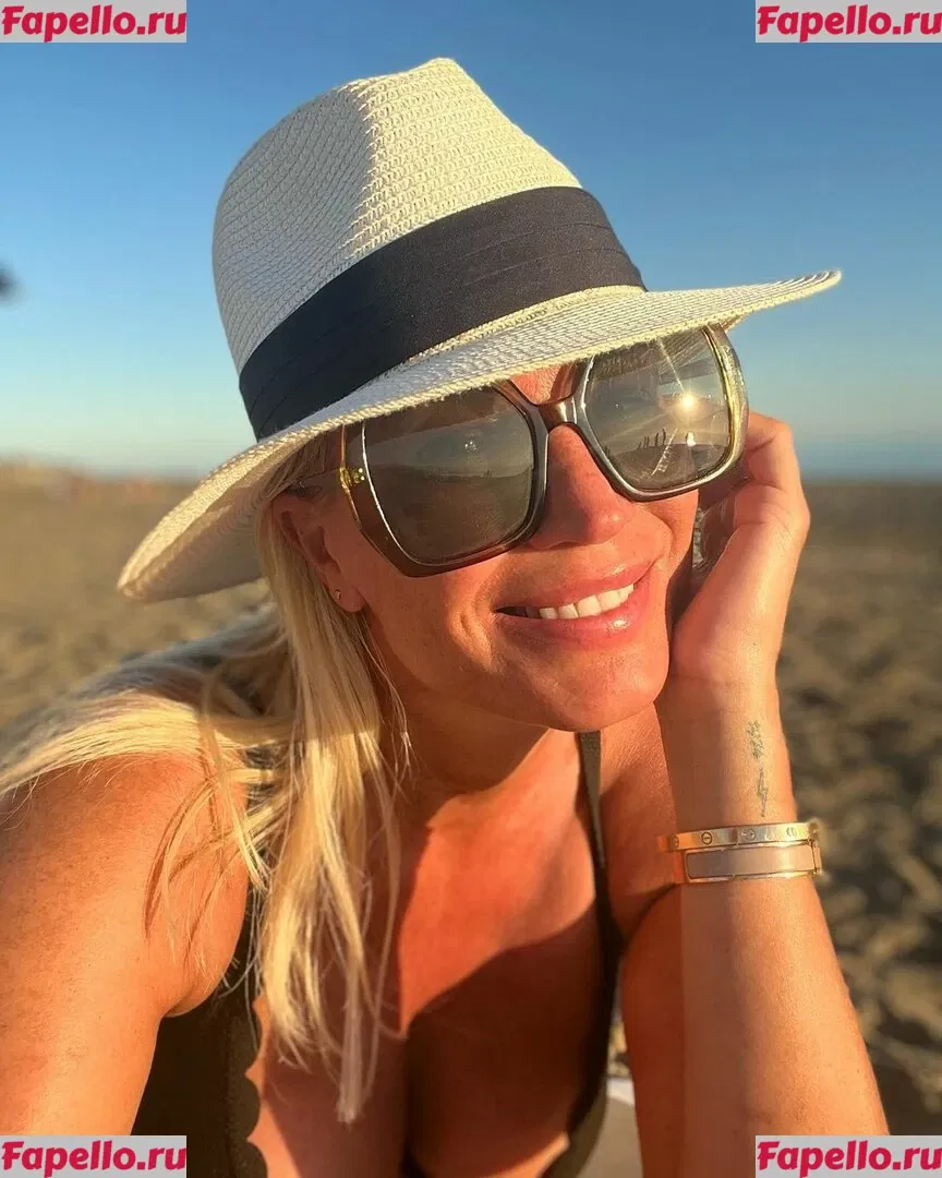 Denise Van Outen Onlyfans Photo Gallery 