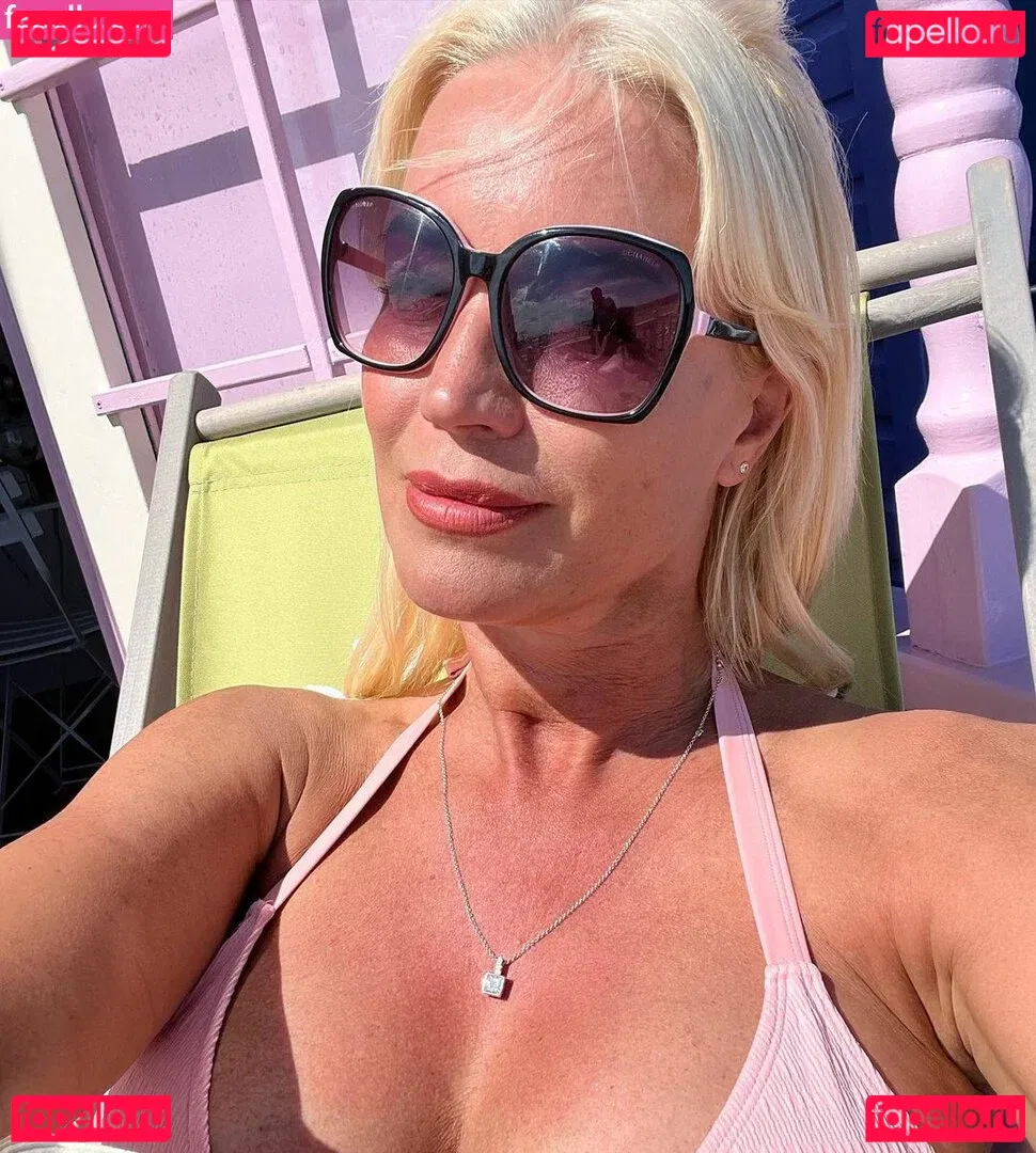 Denise Van Outen Onlyfans Photo Gallery 