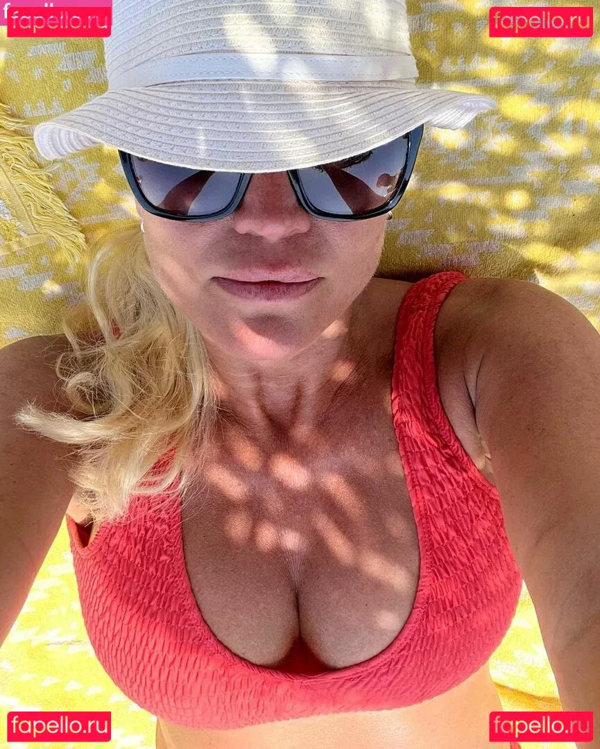 Denise Van Outen Onlyfans Photo Gallery 