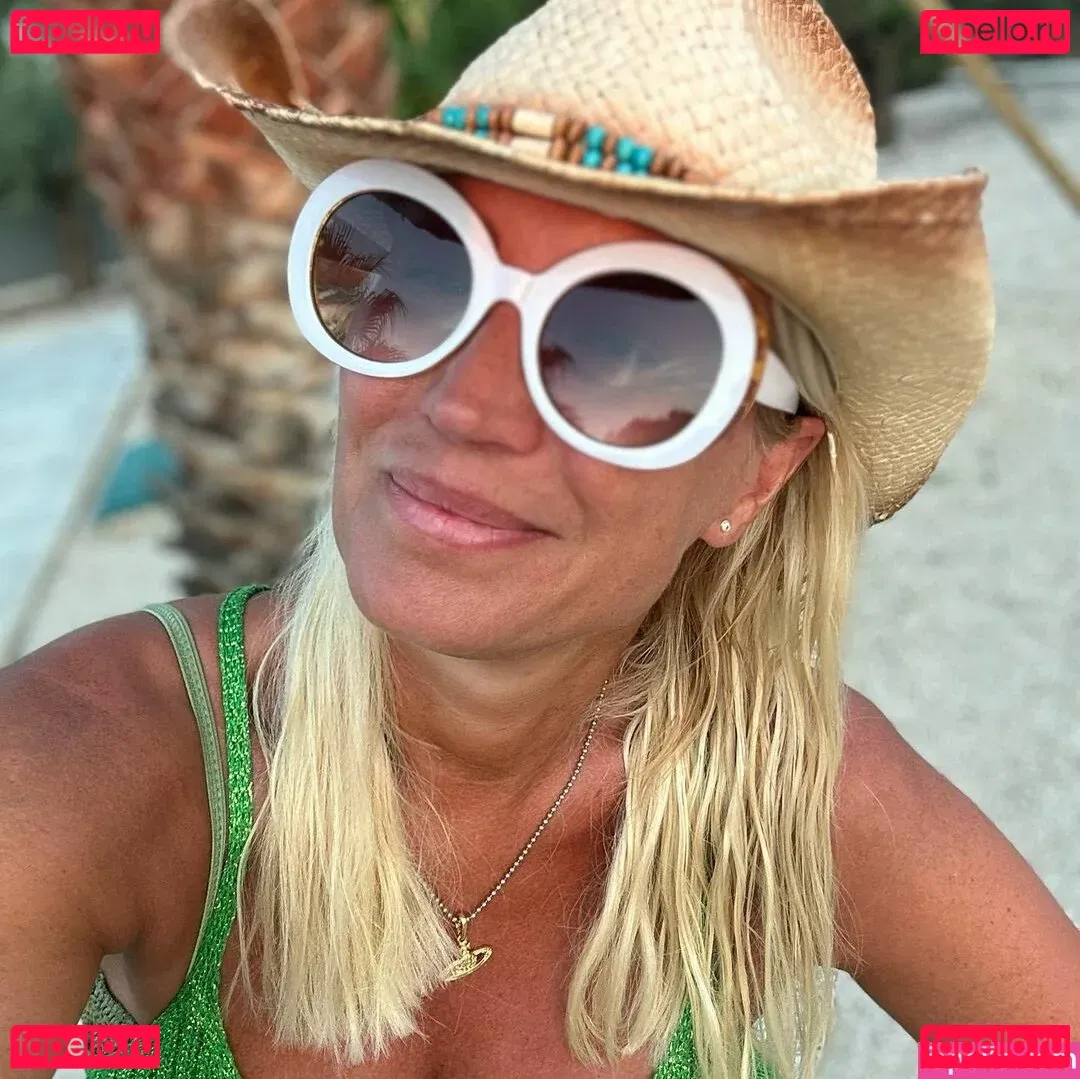 Denise Van Outen Onlyfans Photo Gallery 