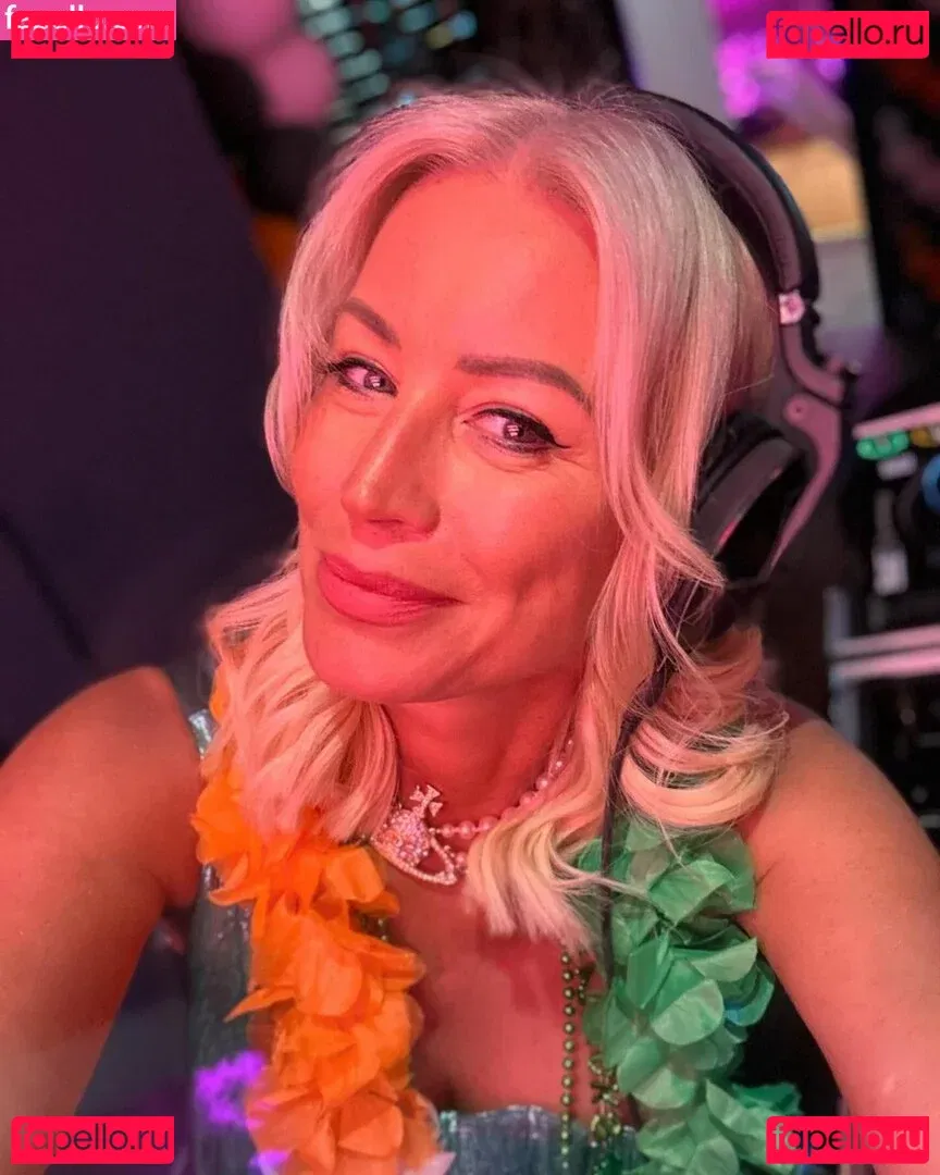 Denise Van Outen Onlyfans Photo Gallery 