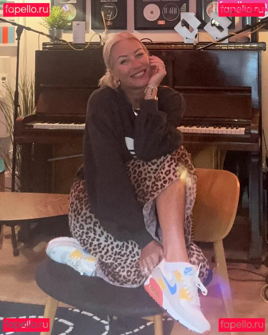 Denise Van Outen Onlyfans Photo Gallery 