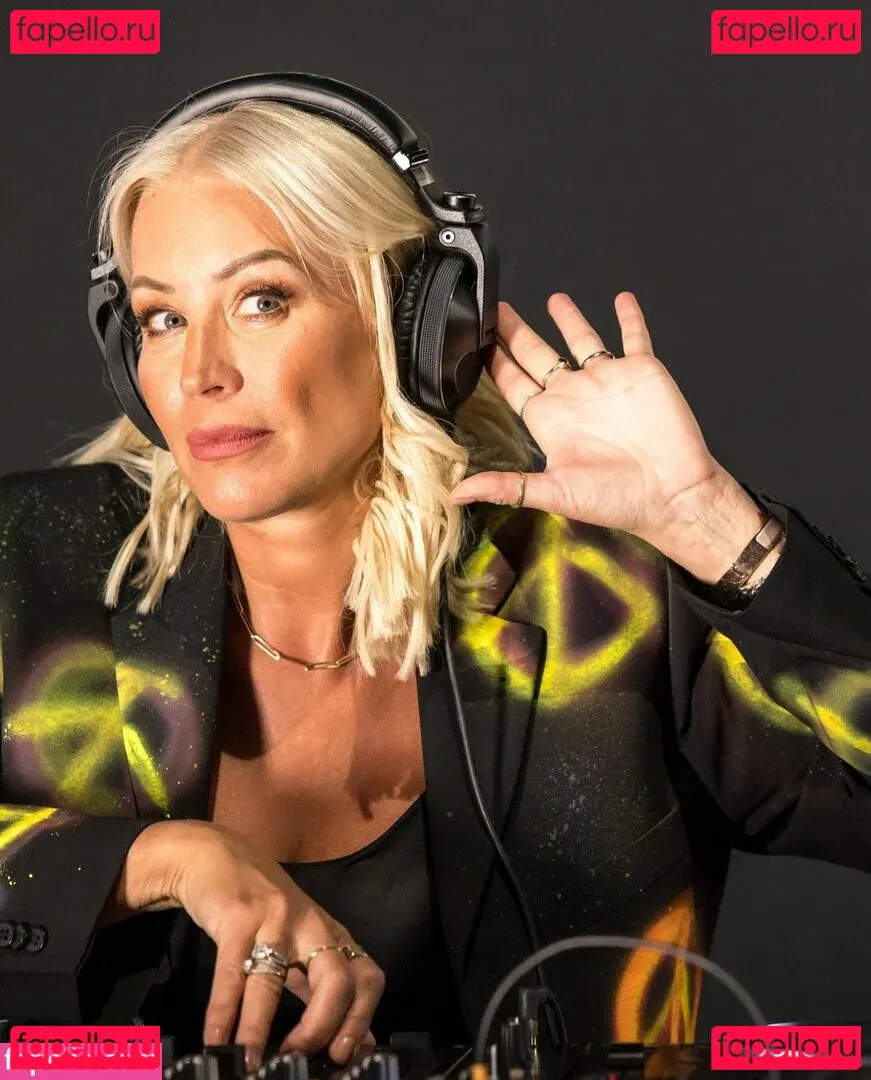 Denise Van Outen Onlyfans Photo Gallery 