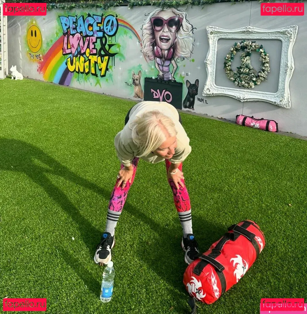 Denise Van Outen Onlyfans Photo Gallery 