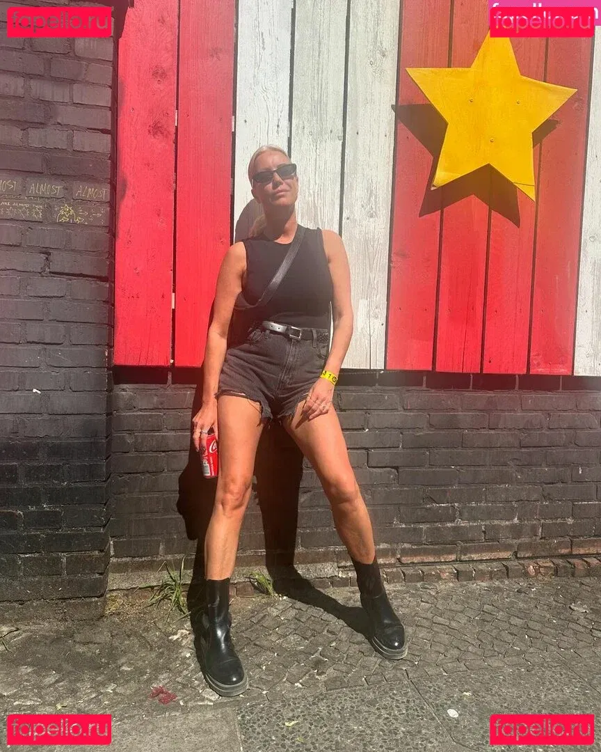 Denise Van Outen Onlyfans Photo Gallery 