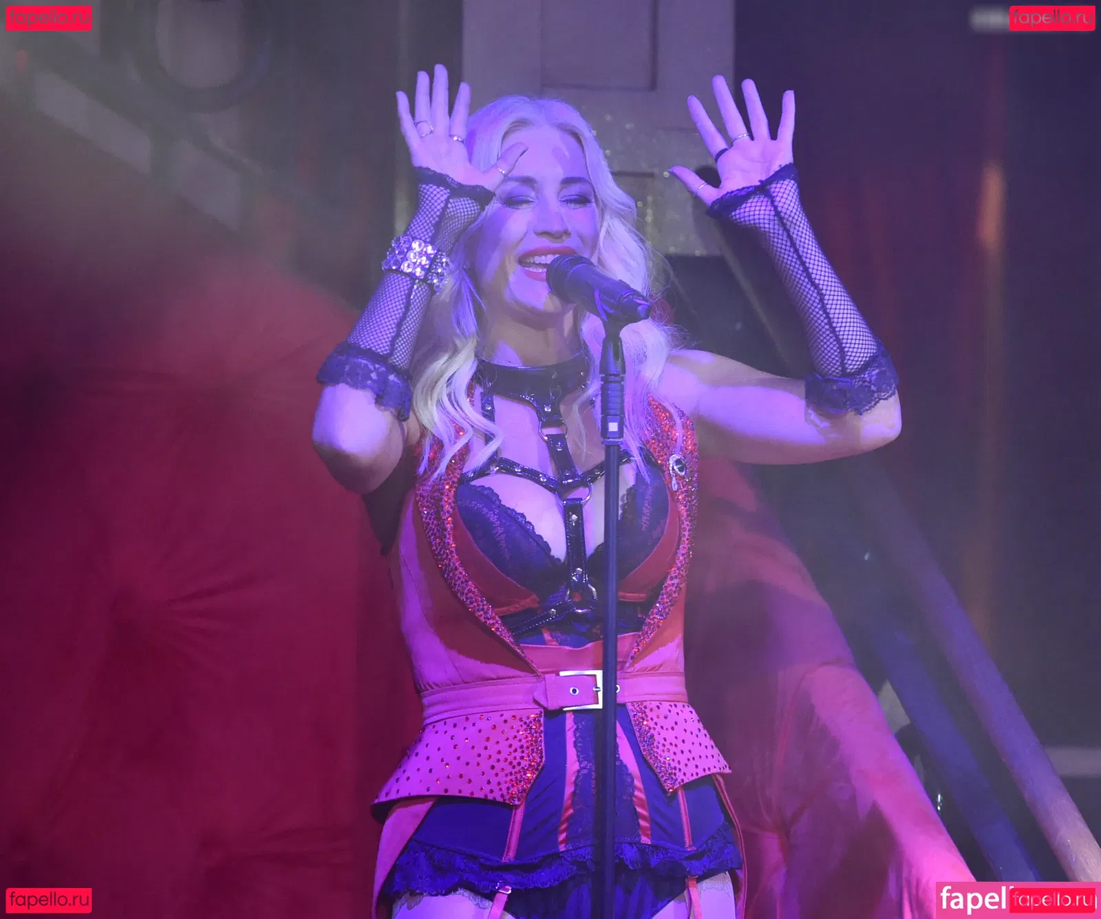 Denise Van Outen Onlyfans Photo Gallery 