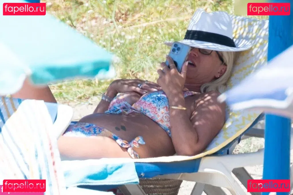 Denise Van Outen Onlyfans Photo Gallery 