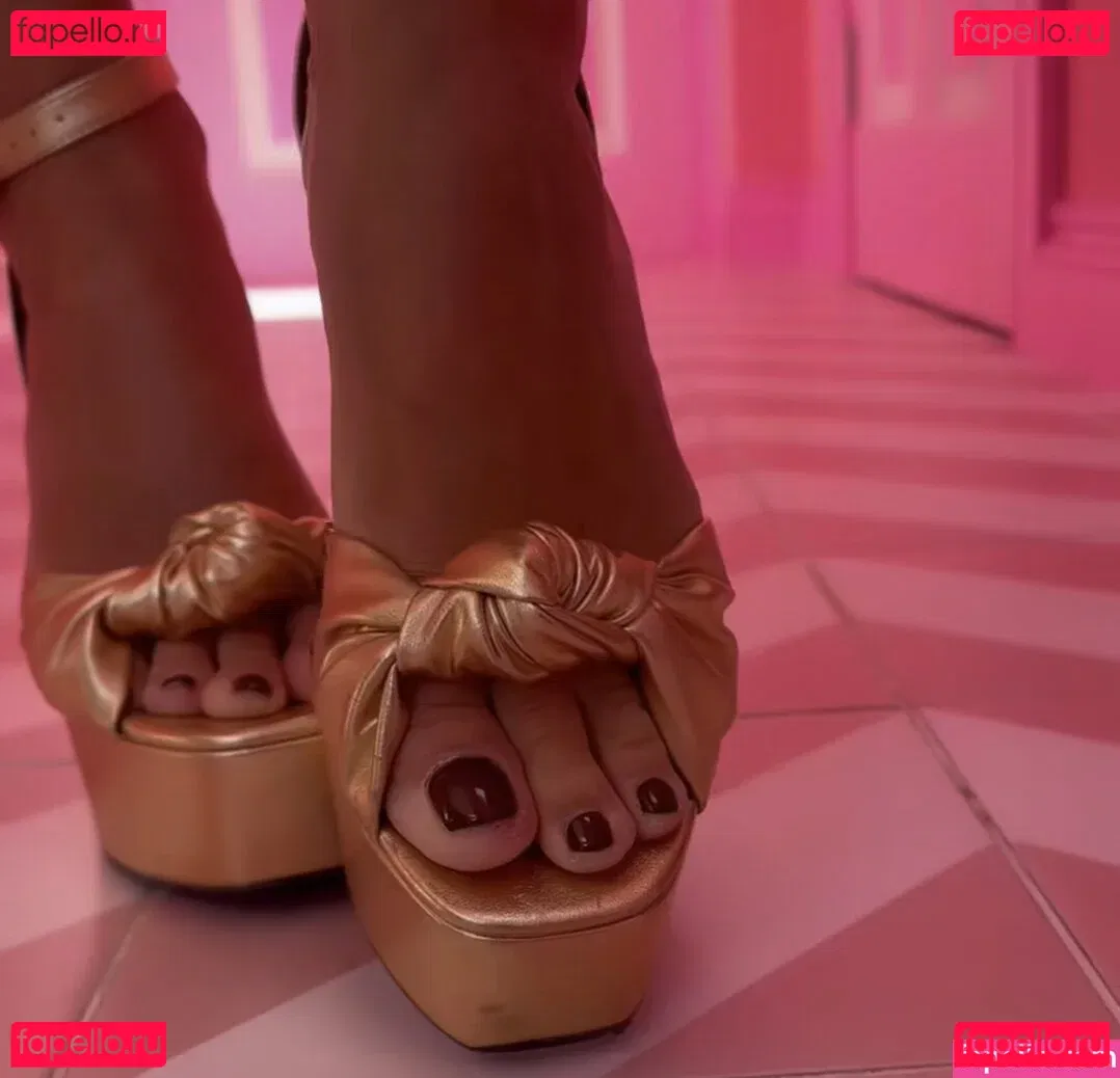 Denise Van Outen Onlyfans Photo Gallery 