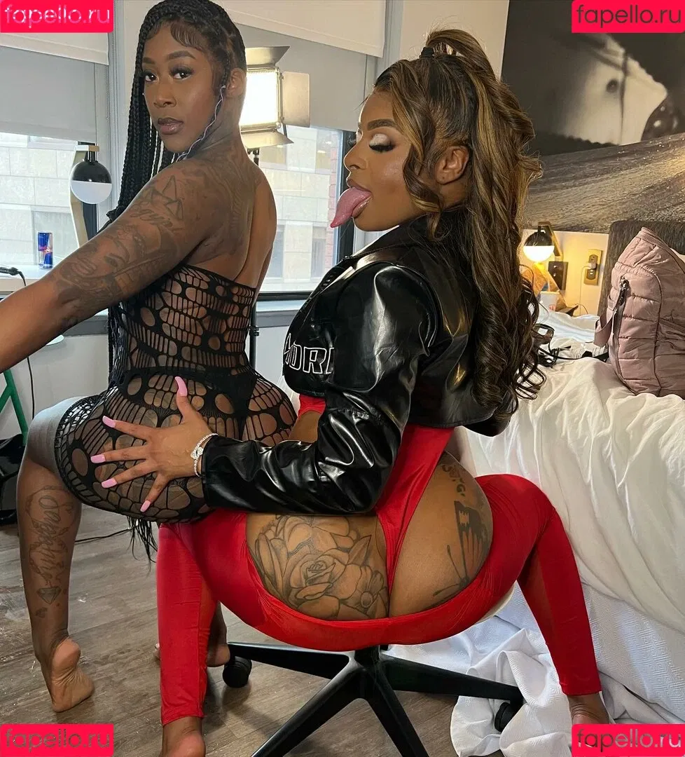 Long Tongue Fetish Onlyfans Photo Gallery 