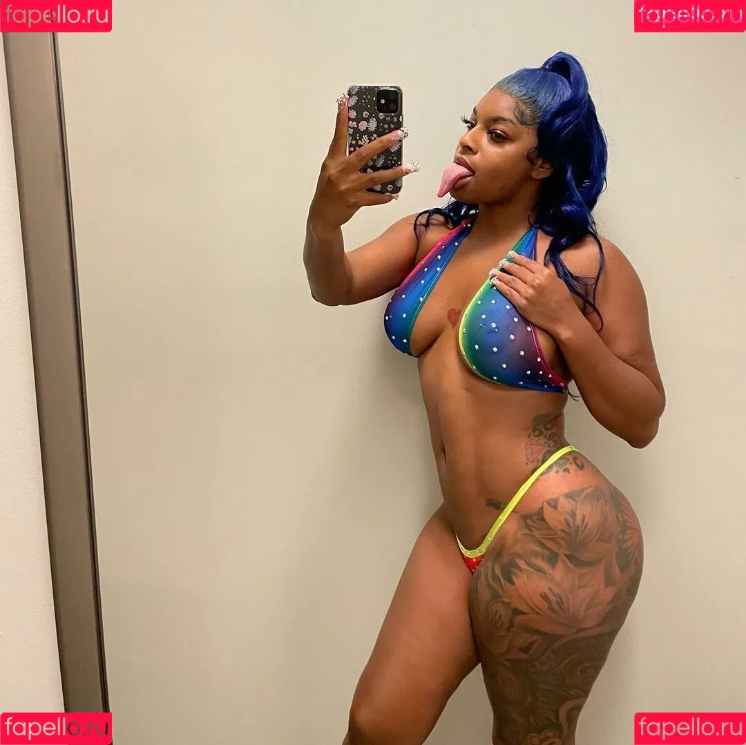 Long Tongue Fetish Onlyfans Photo Gallery 