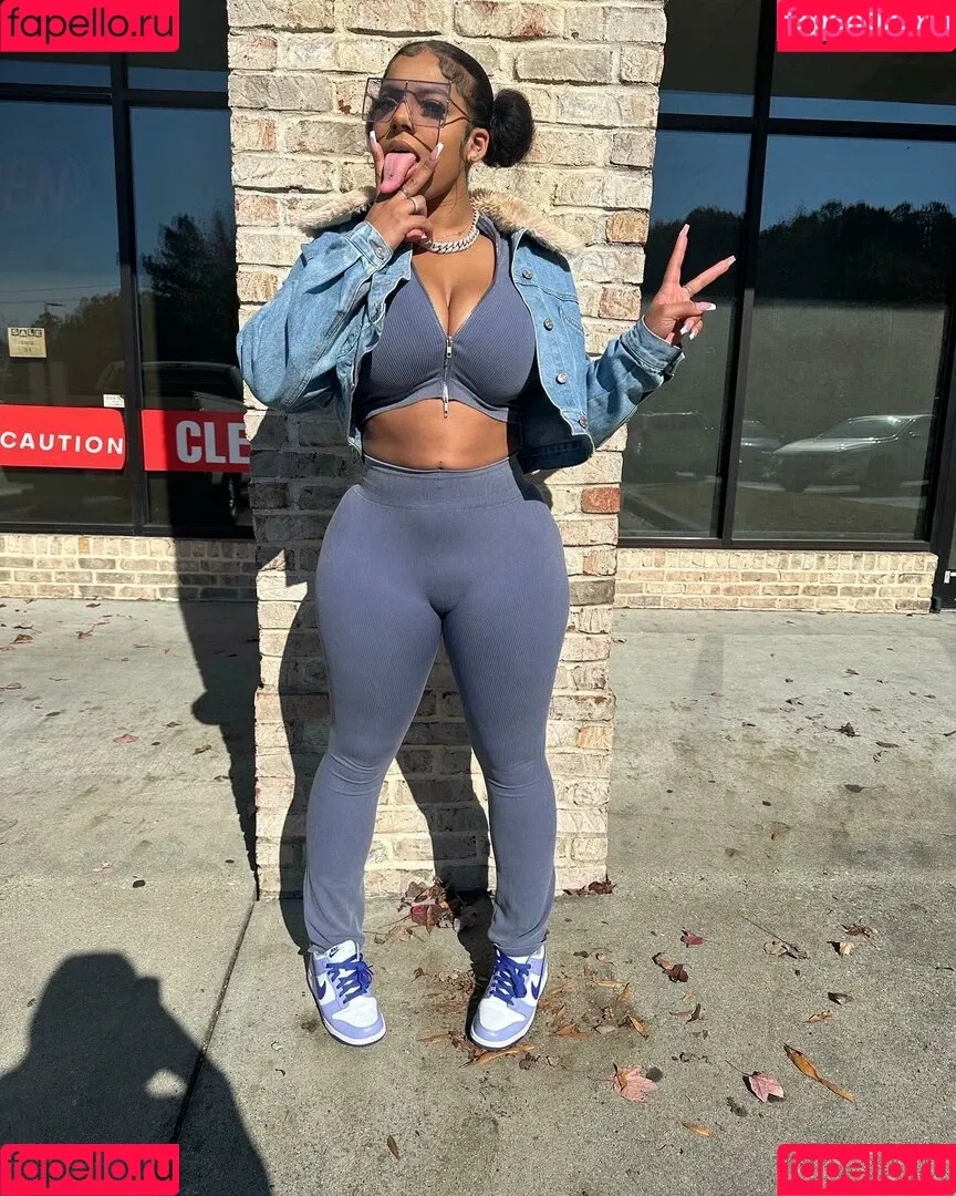 Long Tongue Fetish Onlyfans Photo Gallery 