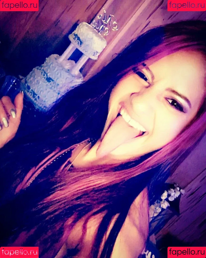 Long Tongue Fetish Onlyfans Photo Gallery 