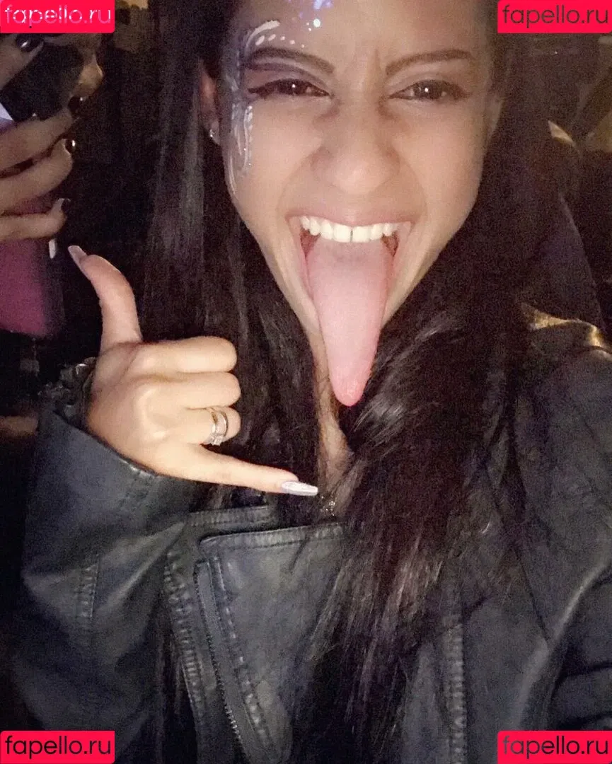 Long Tongue Fetish Onlyfans Photo Gallery 
