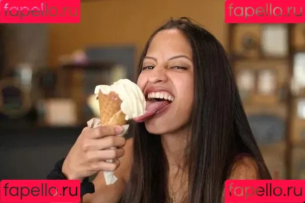 Long Tongue Fetish Onlyfans Photo Gallery 