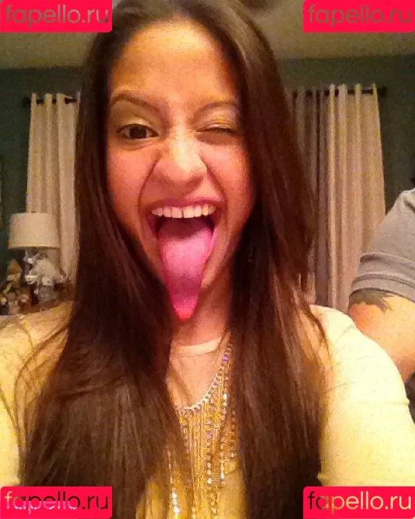 Long Tongue Fetish Onlyfans Photo Gallery 