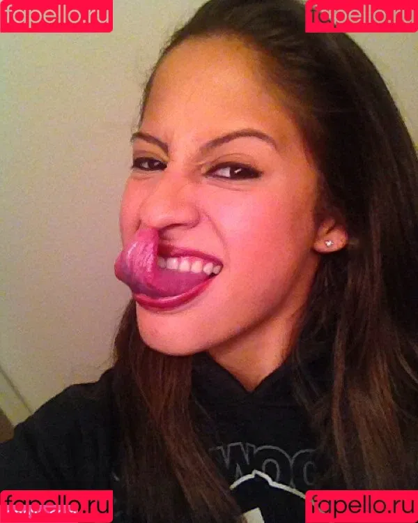 Long Tongue Fetish Onlyfans Photo Gallery 
