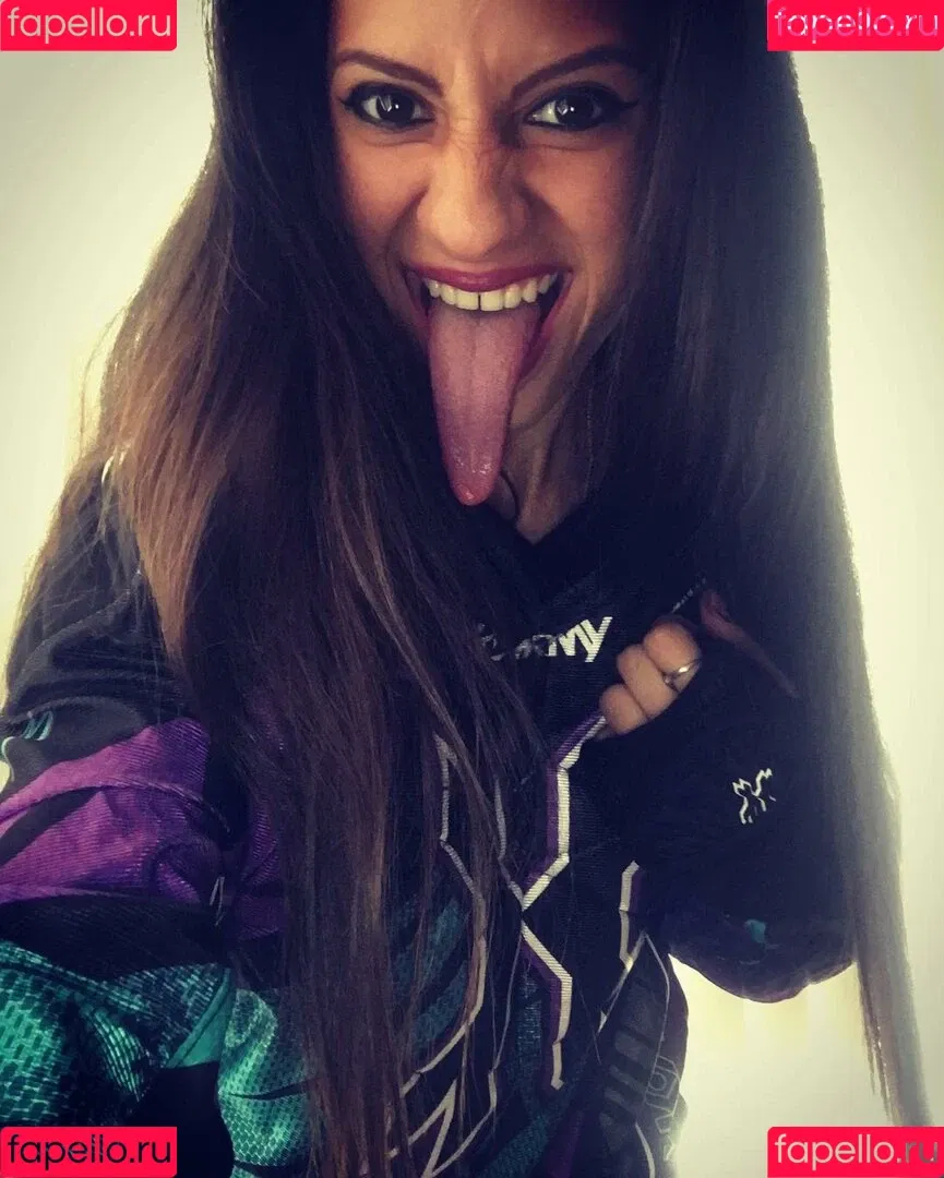Long Tongue Fetish Onlyfans Photo Gallery 